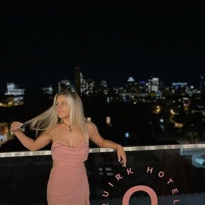 Meet your Posher, Claire